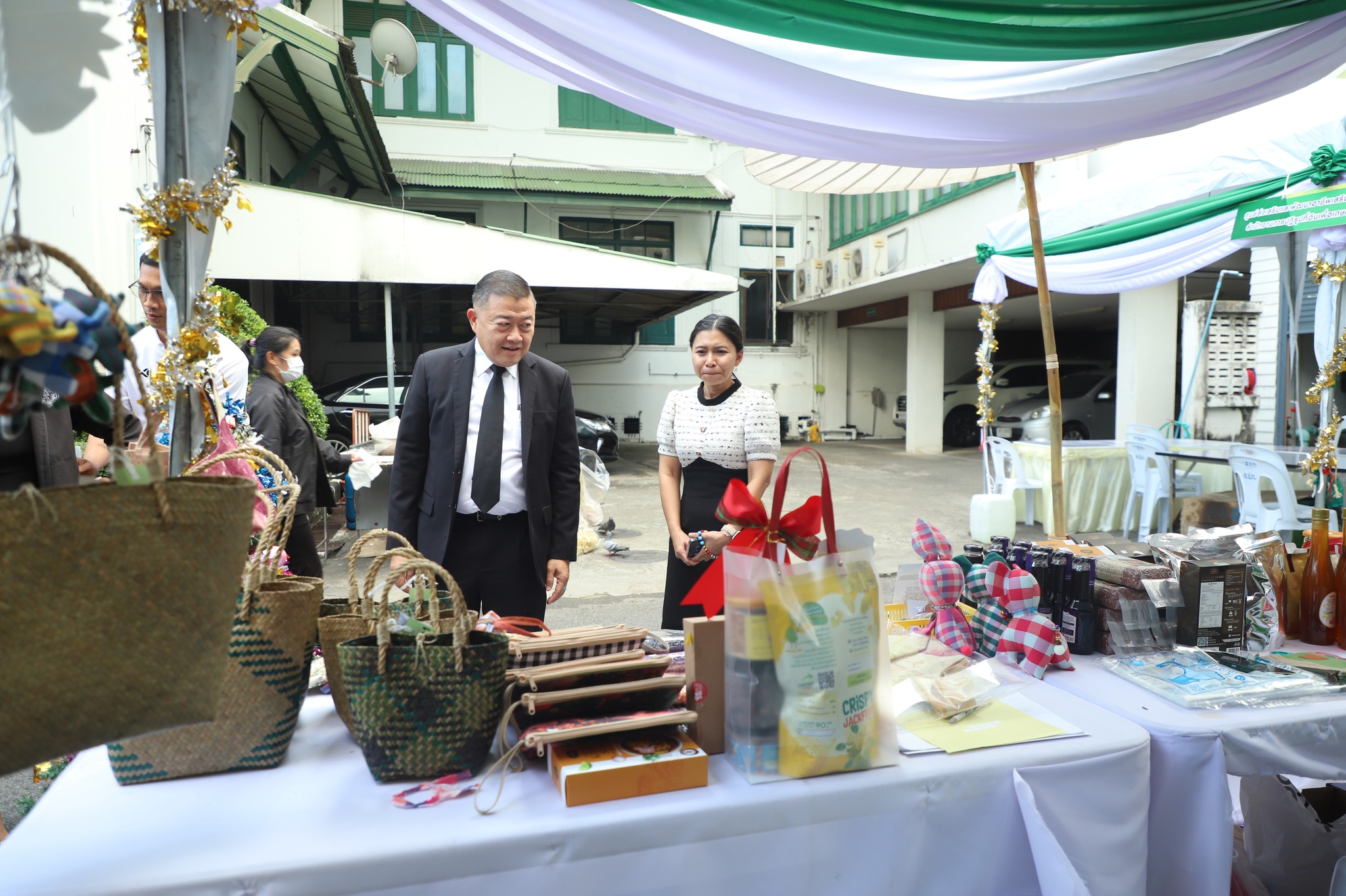 title - วันที่ 23 ธันวาคม 2568 นายวิทูล ประดิษฐบุญ ปฏิรูปที่ดินจังหวัดปราจีนบุรี เข้าร่วม งาน “ส่งความสุขปีใหม่  มอบให้เกษตรกรในเขตปฏิรูปที่ดิน” ของ ส.ป.ก.